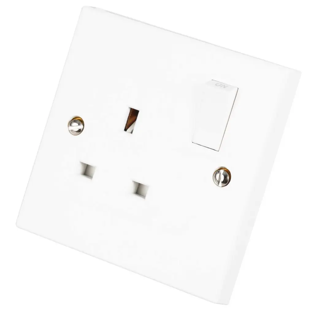 Click 13A 1 Gang Switched Socket Outlet 